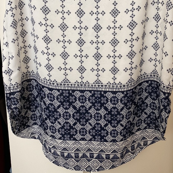 Papaya Blue & White Blouse - Picture 3 of 3